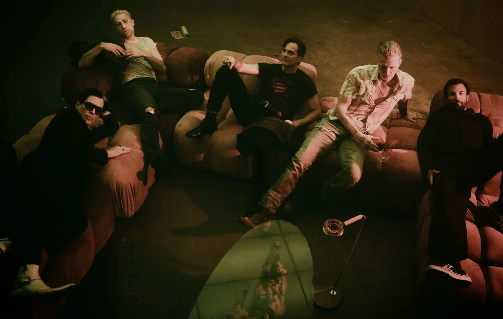 Queens of the Stone Age: Despre muzică, iubire și propria mortalitate